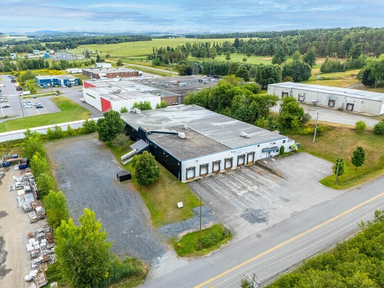 More Photos Of 60 Rue Sheard, Coaticook Industrial For Sale