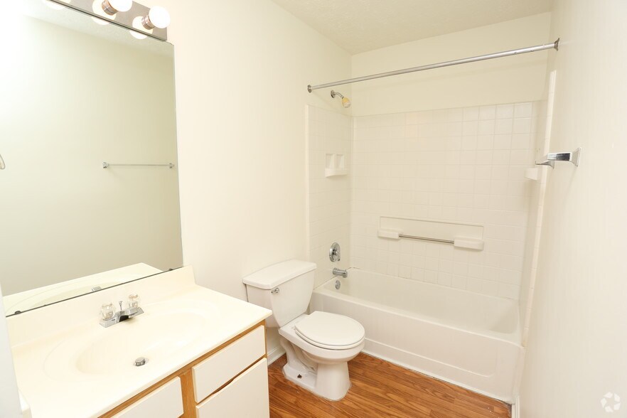 More Photos Of 3130 Saint Anthony Gardens Dr, Louisville Apartments For Sale