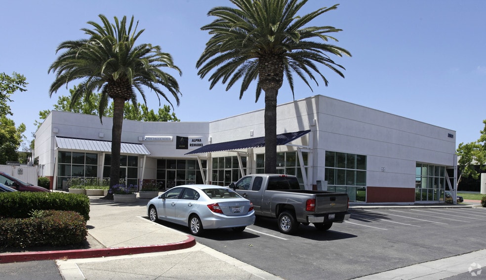 More Photos Of 3701-3801 S Harbor Blvd, Santa Ana Unknown For Lease