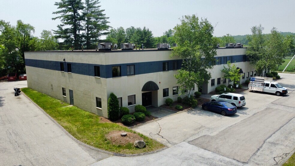 More Photos Of 35 Londonderry Tpke, Hooksett Flex For Lease