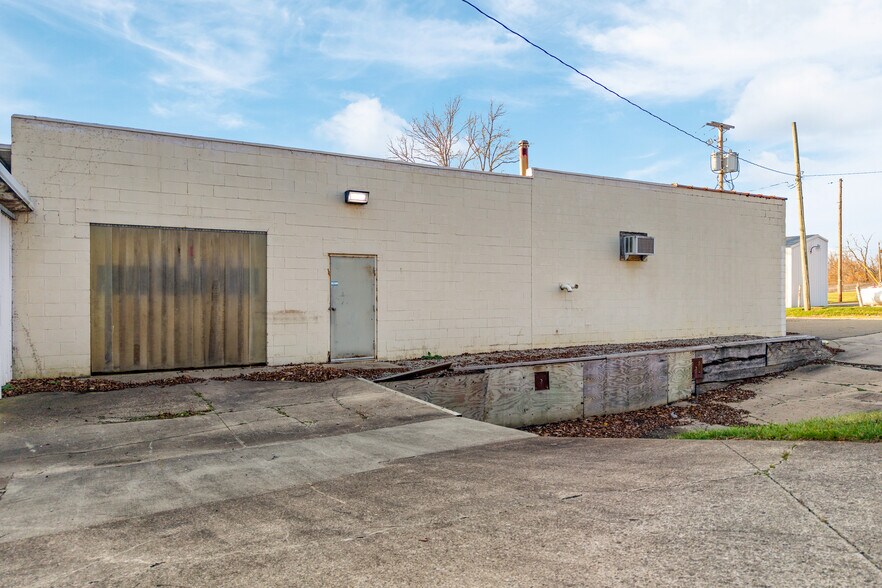More Photos Of 8028 Newark Rd, Mount Vernon Industrial For Sale