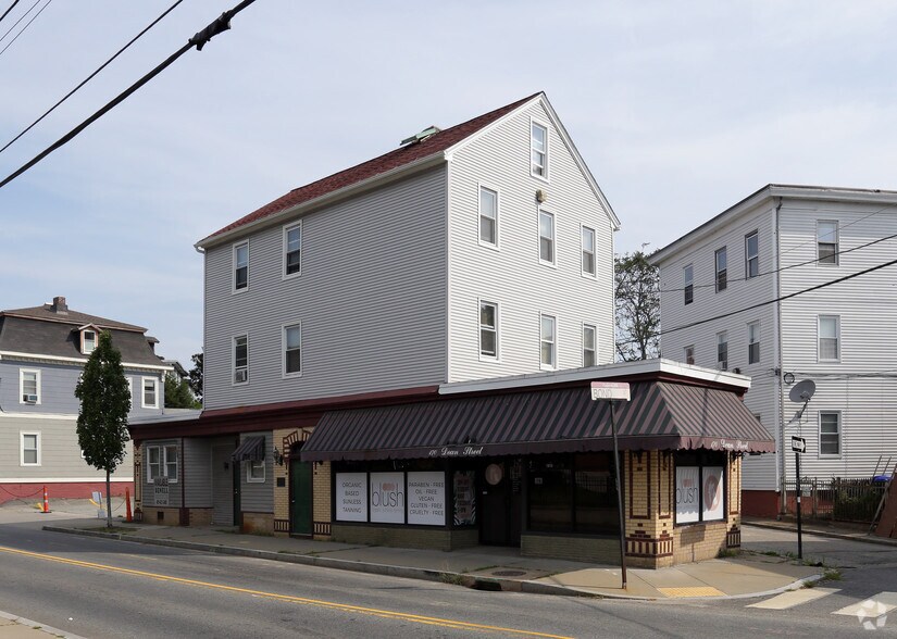 More Photos Of 168 Dean St, Providence Storefront Retail Residential For Lease