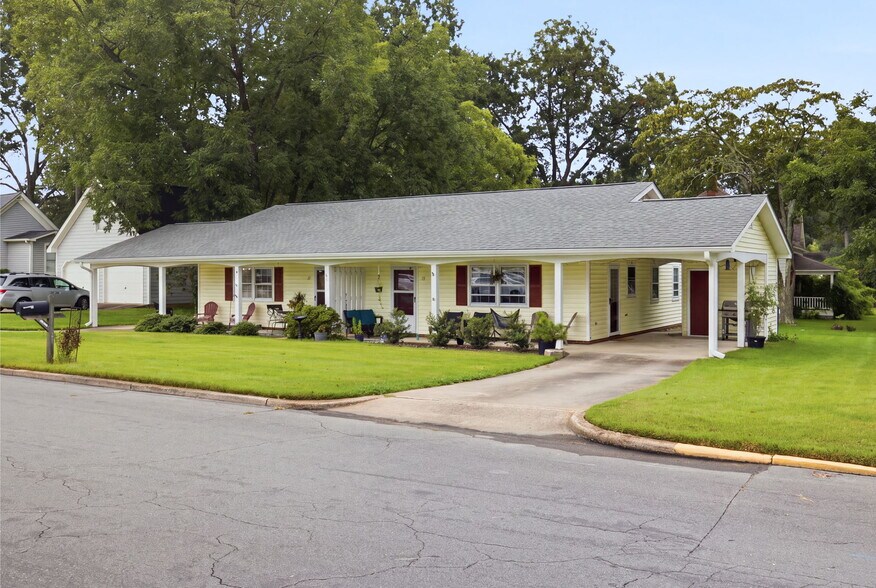More Photos Of 17-19 W Second St, Wendell Specialty For Sale