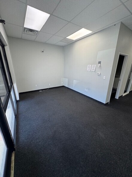 More Photos Of 17224 N 43rd Ave, Glendale Storefront Retail Office For Lease