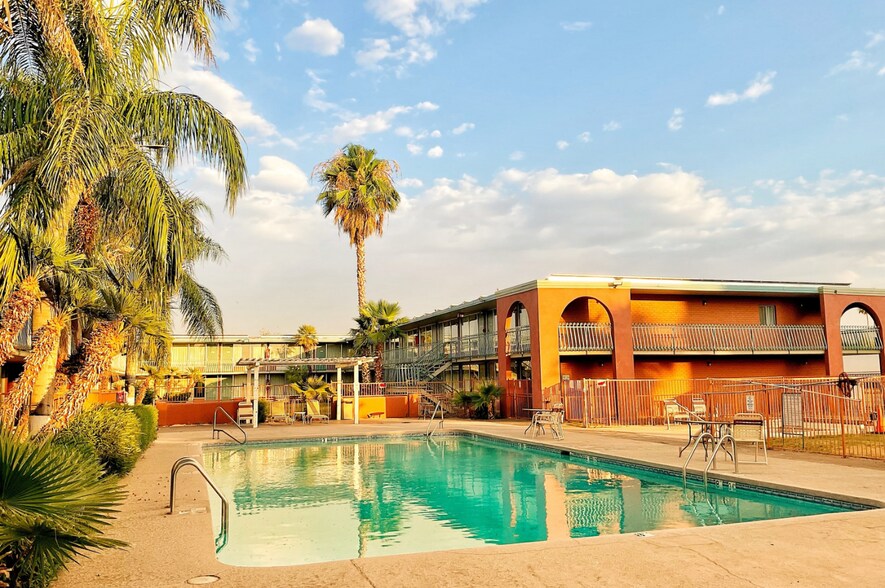 More Photos Of 1365 W Grant Rd, Tucson Hotel For Sale