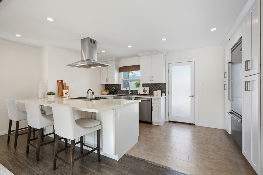 More Photos Of 5438-5440 Colfax Ave, Valley Village Apartments For Sale