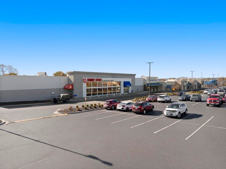 More Photos Of 501 NW Barry Rd, Kansas City Unknown For Lease