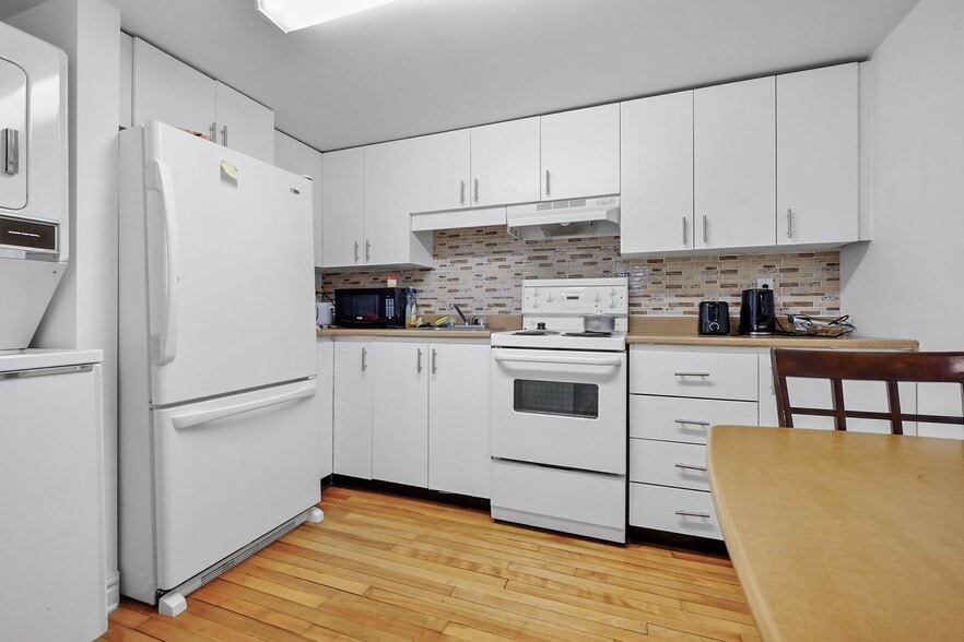 More Photos Of 1031 Carling Av, Ottawa Apartments For Sale