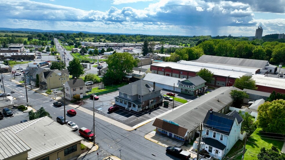 More Photos Of 550 S Main St, Nazareth General Retail For Sale