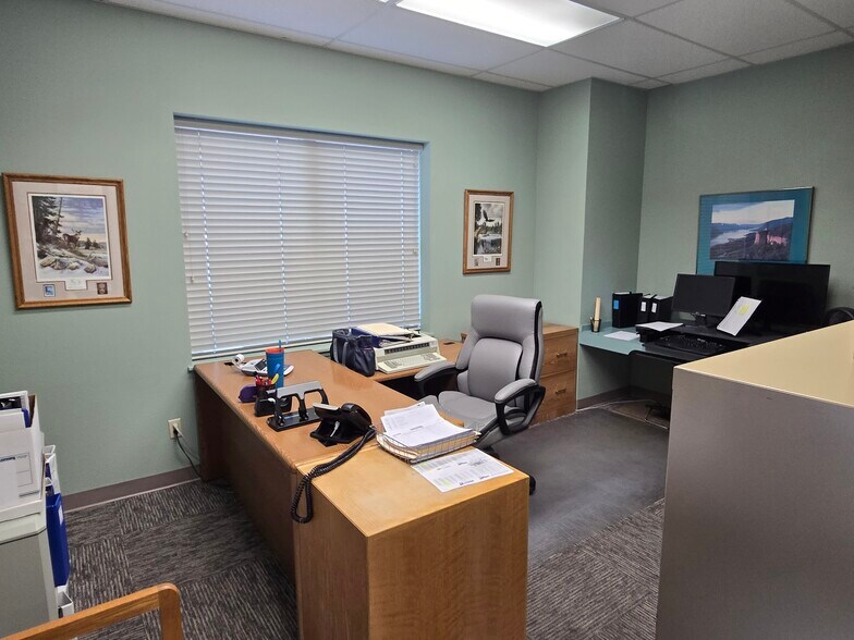 More Photos Of 13909 NW 3rd Ct, Vancouver Industrial For Sale
