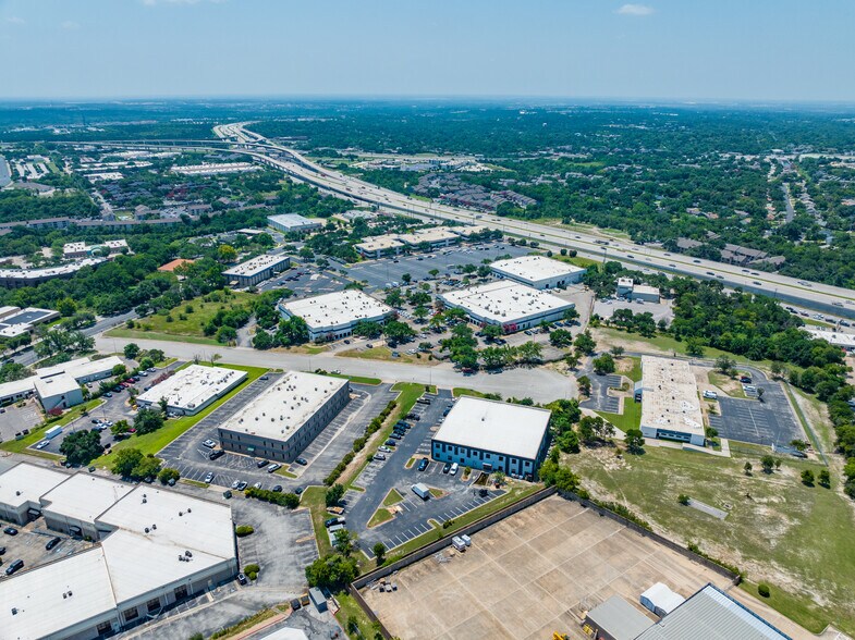 More Photos Of 1606 Headway Cir, Austin Light Manufacturing For Lease