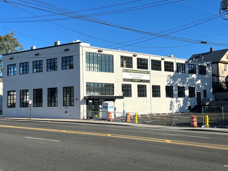 More Photos Of 190 Mineola Ave, Roslyn Heights Storefront Retail Office For Lease