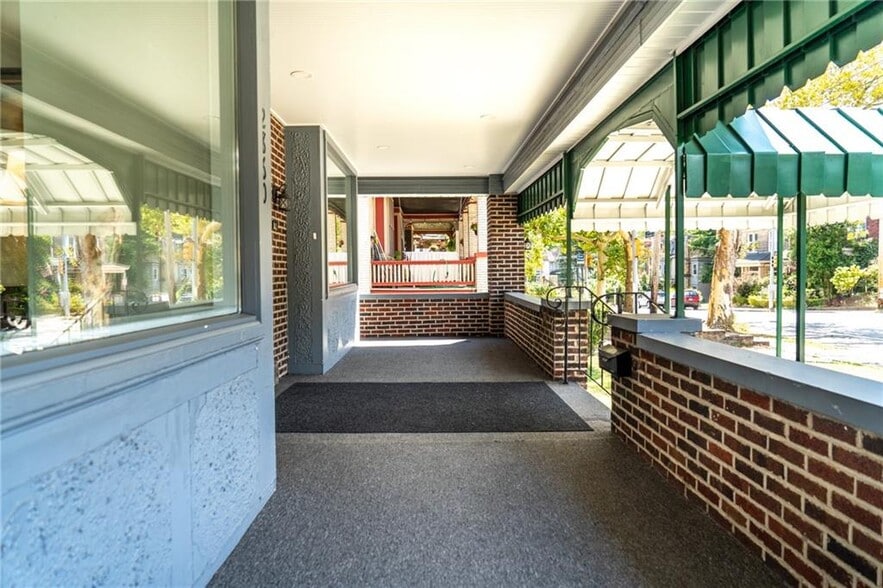 More Photos Of 2860 Perrysville Ave, Pittsburgh Funeral Home For Sale