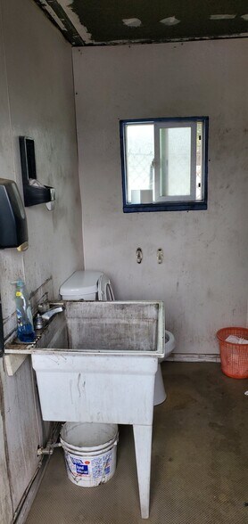 More Photos Of 18131 Valley Blvd, Bloomington Auto Repair For Sale