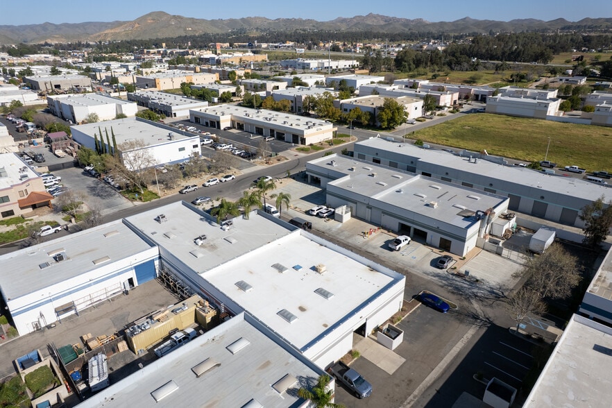 More Photos Of 560 Birch St, Lake Elsinore Manufacturing For Lease