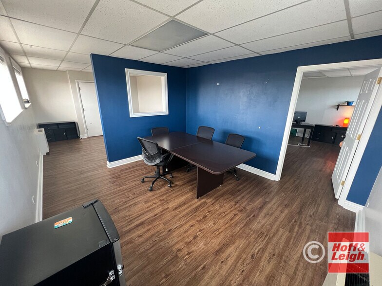 More Photos Of 1100 W Littleton Blvd, Littleton Loft Creative Space For Sale