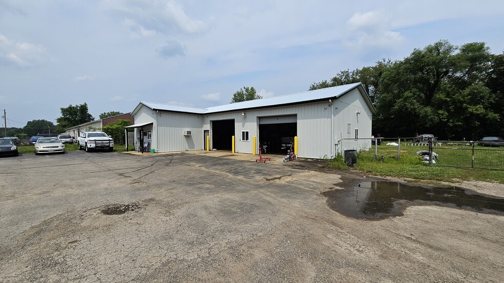 More Photos Of 4114 E Michigan Ave, Jackson Freestanding For Sale