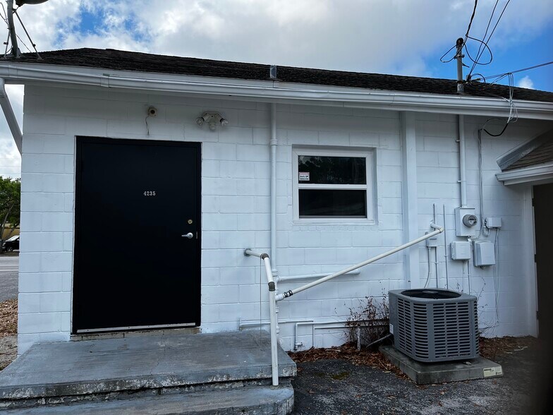 More Photos Of 4235 Central Ave, Saint Petersburg Loft Creative Space For Sale
