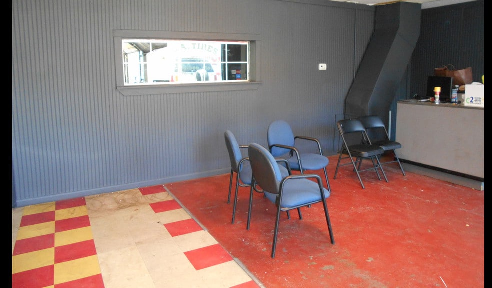 More Photos Of 315 N Locust St, Denton Restaurant For Sale