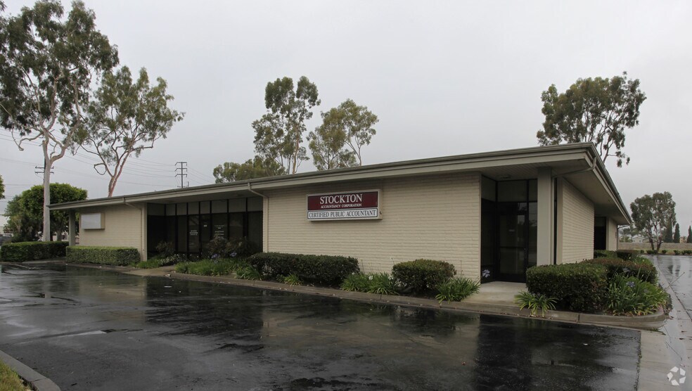 More Photos Of 3341-3363 Cerritos Ave, Los Alamitos Office For Lease