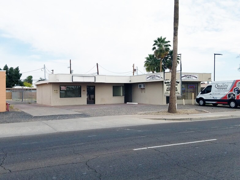 Primary Photo Of 4810 W Glendale Ave, Glendale Office For Sale