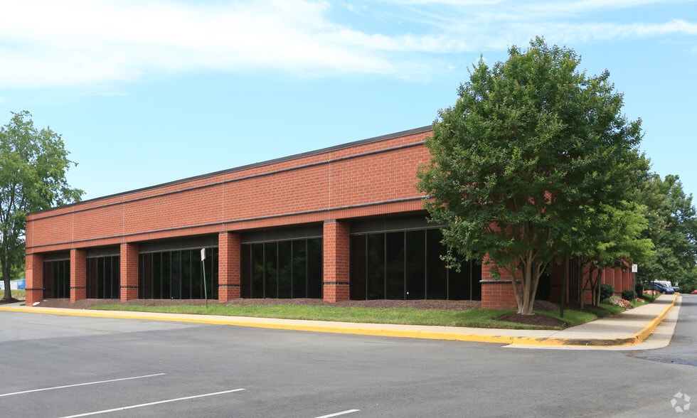 Primary Photo Of 4230 Lafayette Center Dr, Chantilly Unknown For Lease