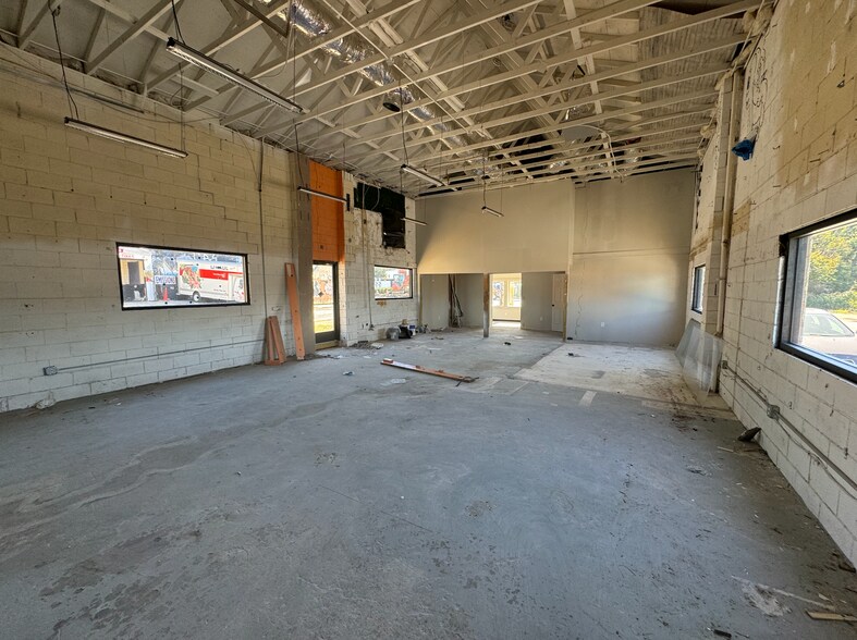 More Photos Of 1126 Memorial Dr SE, Atlanta General Retail For Sale