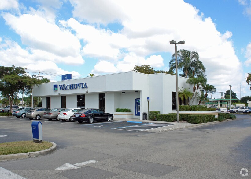 Primary Photo Of 9162 Glades Rd, Boca Raton Bank For Lease