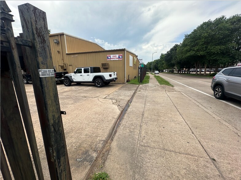 More Photos Of 1428 Blalock Rd, Houston Manufacturing For Sale