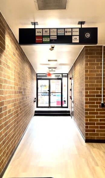 More Photos Of 5100 Main St, Downers Grove Medical For Lease