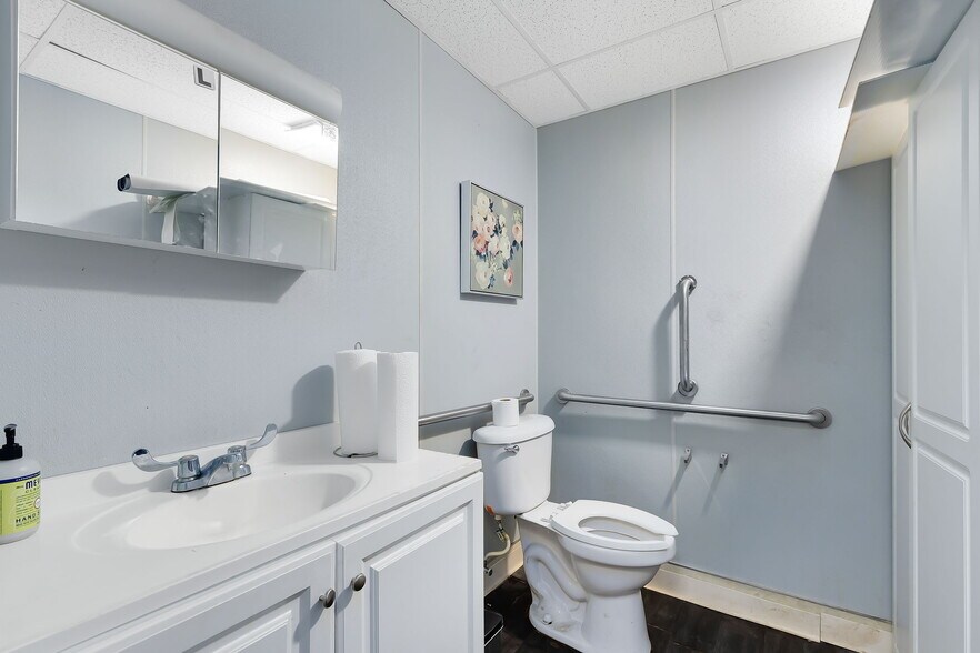 More Photos Of 2585 Jmt Industrial Dr, Apopka Industrial For Sale