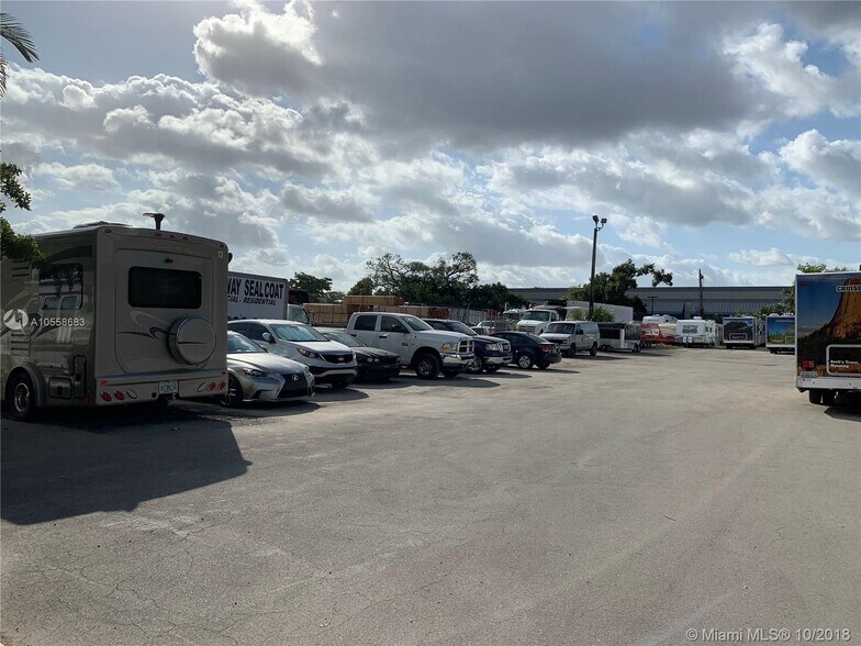 More Photos Of 2490 SW 32nd St, Fort Lauderdale Land For Lease