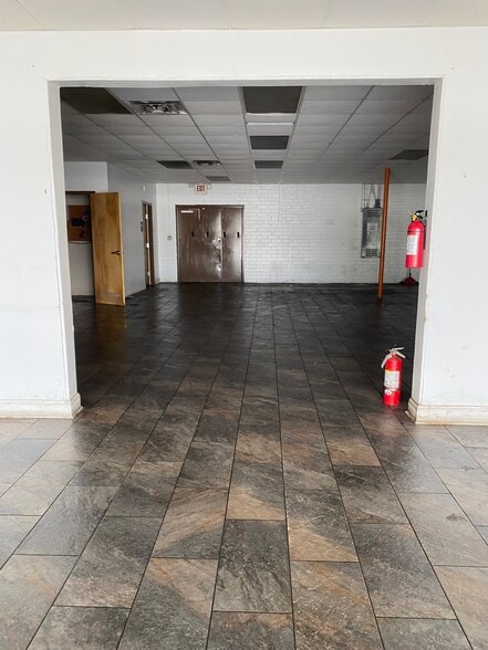 More Photos Of 5109-5137 Raeford Rd, Fayetteville Freestanding For Lease