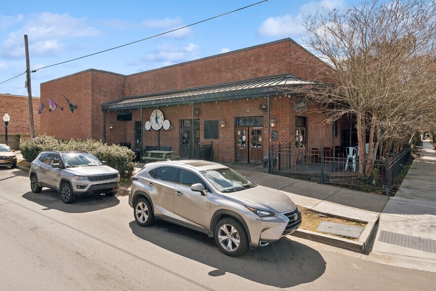 Primary Photo Of 7538 Maple St, New Orleans Bar For Sale