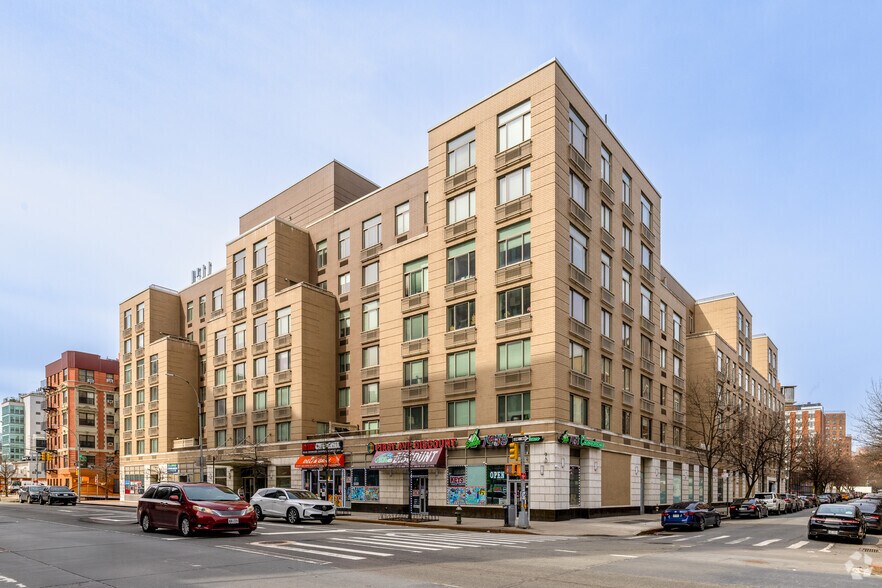 More Photos Of 1955 1st Ave, New York Apartments For Lease