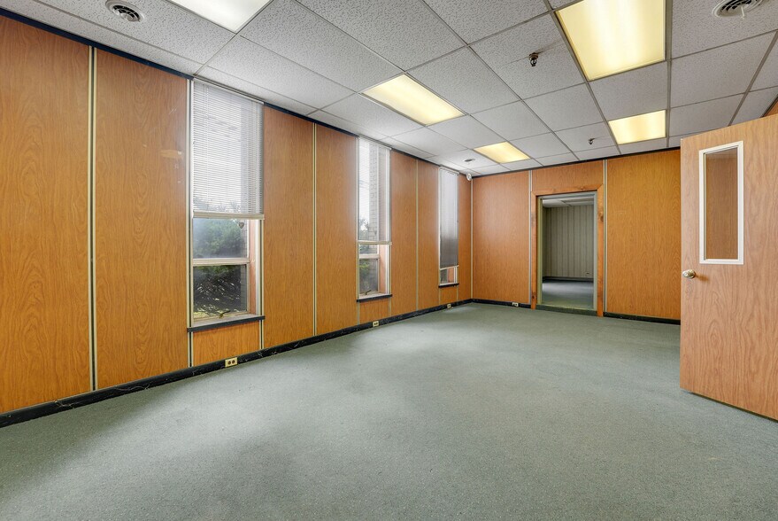 More Photos Of 3950 Ben Hur Ave, Willoughby Manufacturing For Sale