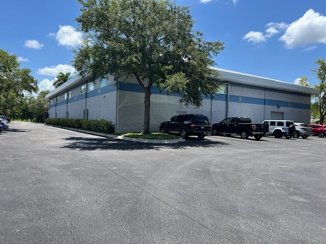 More Photos Of 6851 Professional Pky W, Sarasota Medical For Lease
