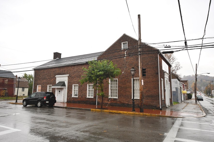 More Photos Of 303 14th St, Ambridge Freestanding For Lease