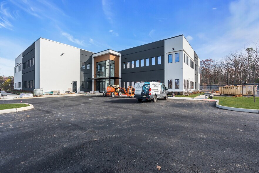 More Photos Of 705 Brewers Bridge Rd, Jackson Office For Lease