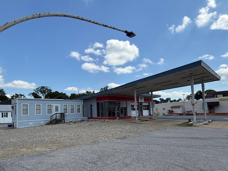 More Photos Of 1028-1032 West St, Annapolis Convenience Store For Lease