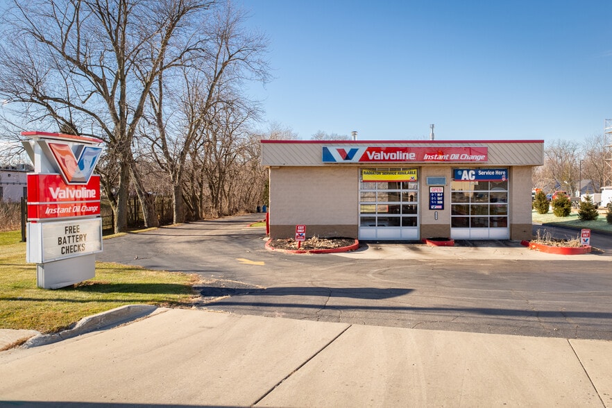 More Photos Of 2615 Sycamore Rd, Dekalb Freestanding For Sale