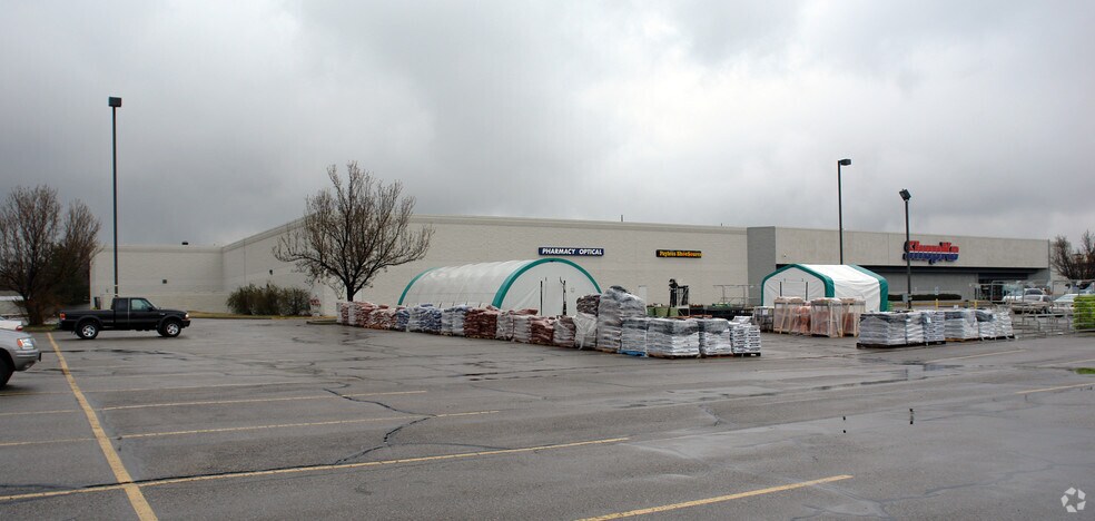 More Photos Of 5901-6001 S State St, Salt Lake City Unknown For Lease