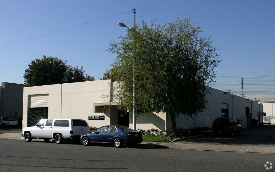 More Photos Of 15323 Texaco Ave, Paramount Warehouse For Lease