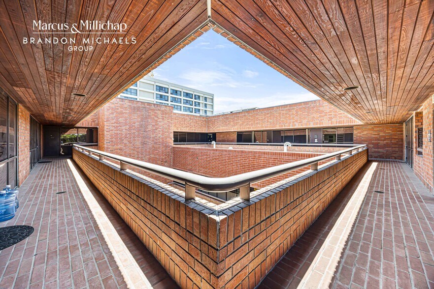 More Photos Of 7200-7202 Greenleaf Ave, Whittier Office For Sale