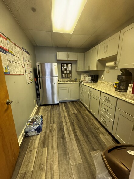 More Photos Of 3655 Cherokee St, Kennesaw Unknown For Lease