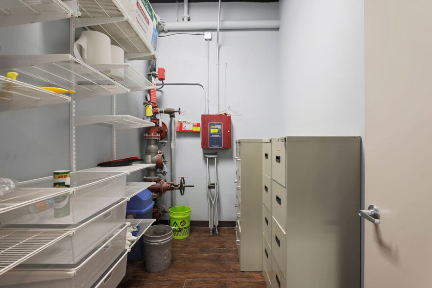 More Photos Of 118 Shenandoah Dr, The Woodlands Unknown For Lease