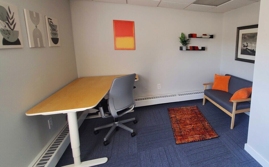 More Photos Of 128 Amity Rd, Woodbridge Office For Lease
