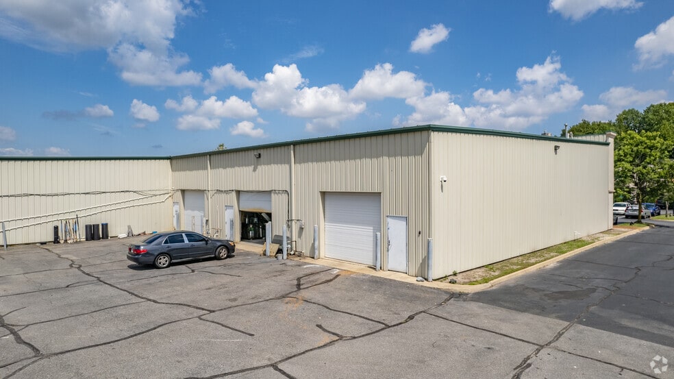 More Photos Of 3303 Airline Blvd, Portsmouth Light Distribution For Lease