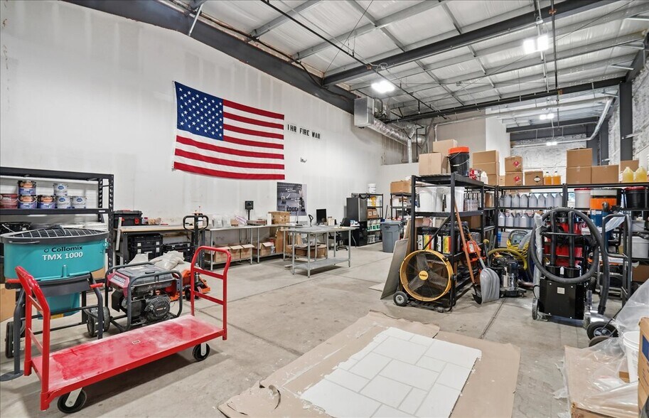 More Photos Of 4224 Solutions Ln, Bradenton Warehouse For Sale