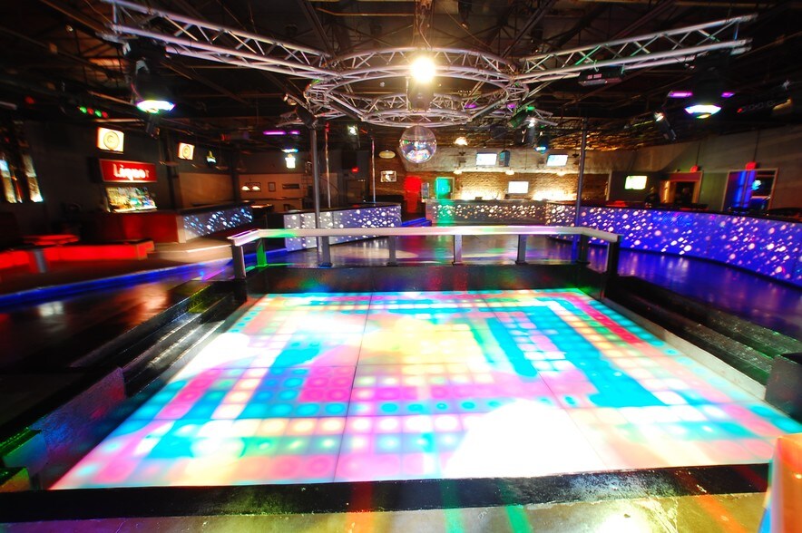 More Photos Of 2211 4th St, Lubbock General Retail For Sale